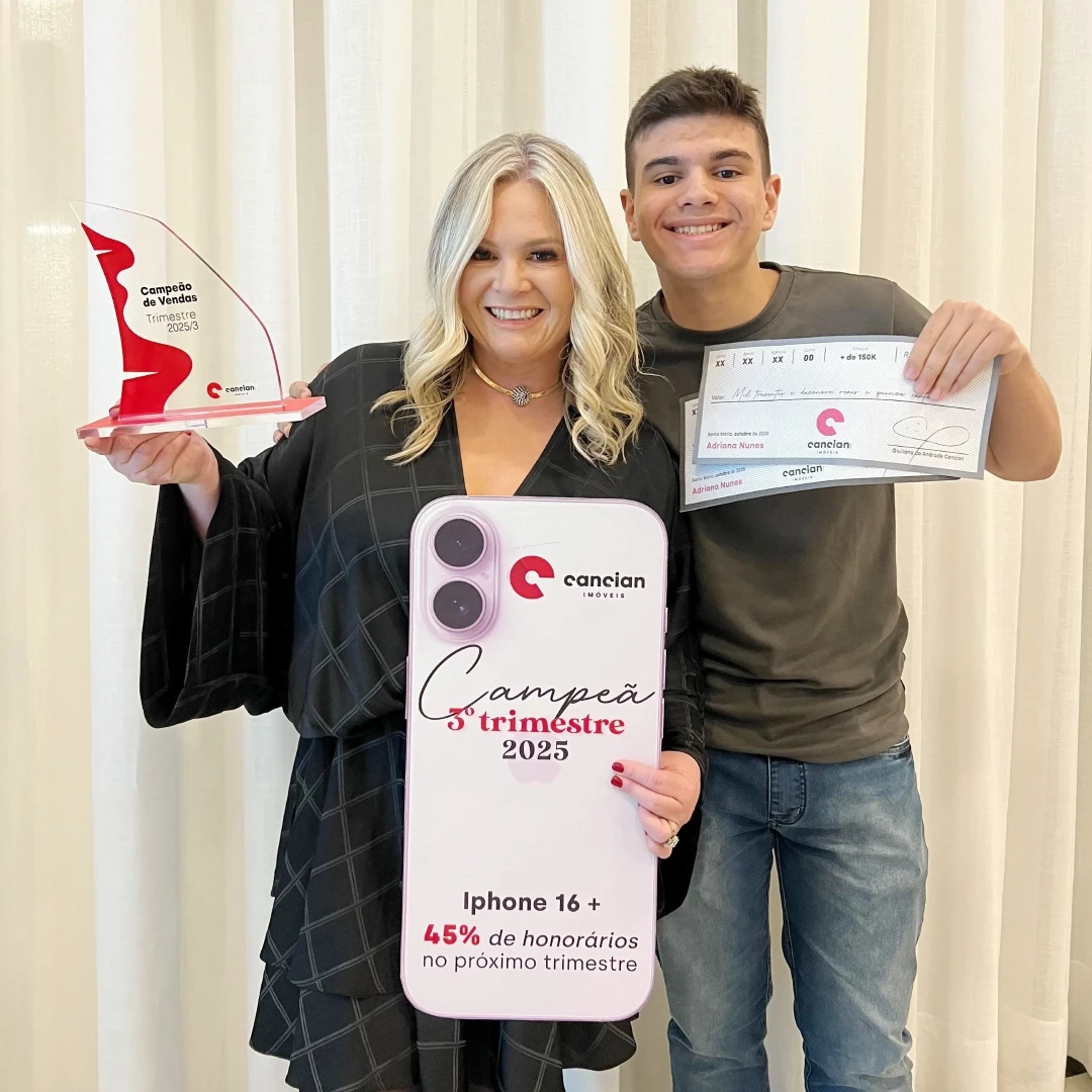 Reunião de equipe em sala de conferência