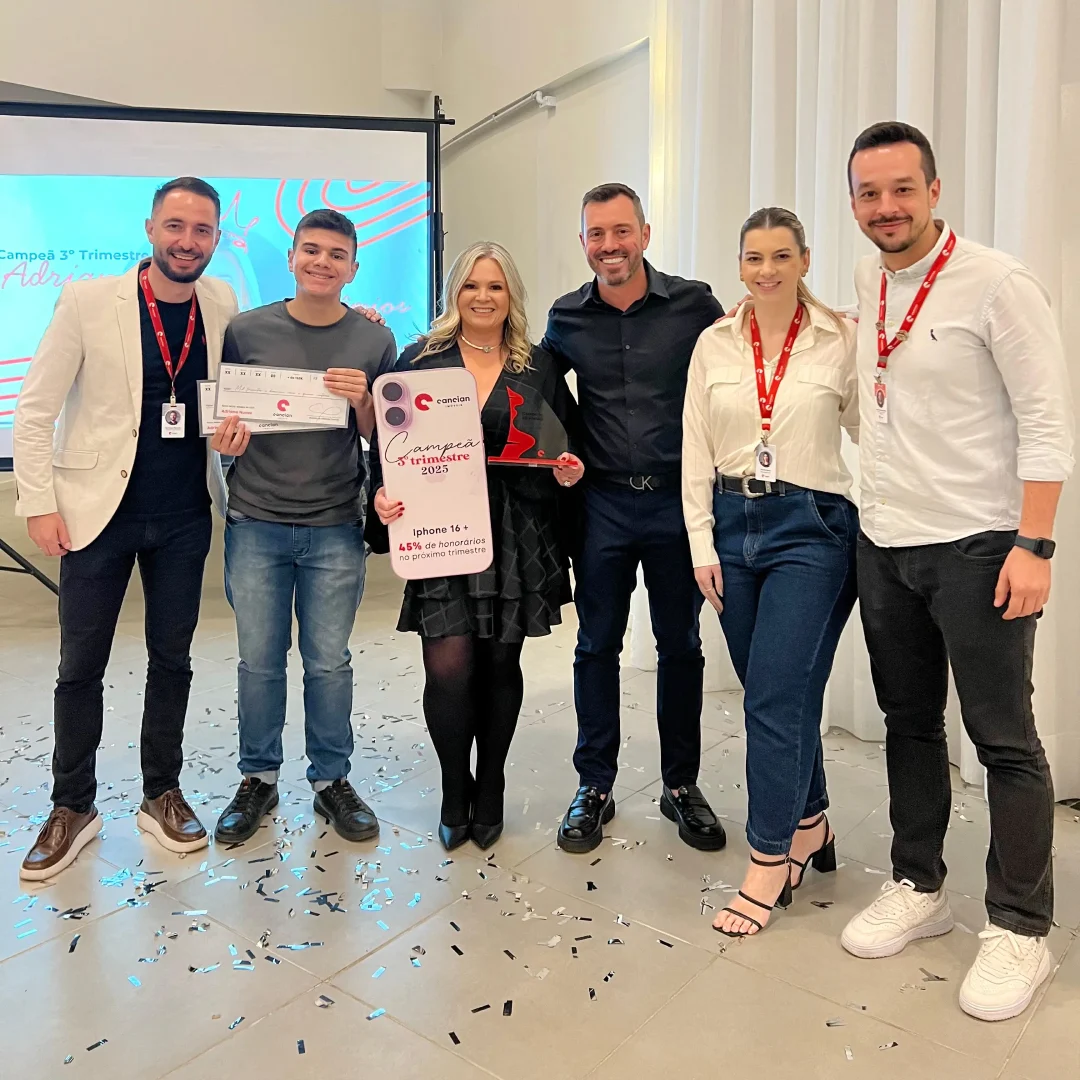 Reunião de equipe em sala de conferência